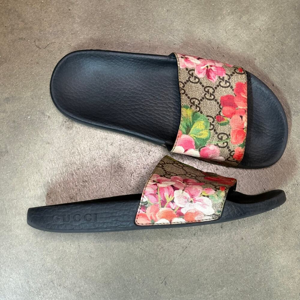 Gucci GG Blooms Supreme Canvas Slides Womens Sz Ialy 36/US 6